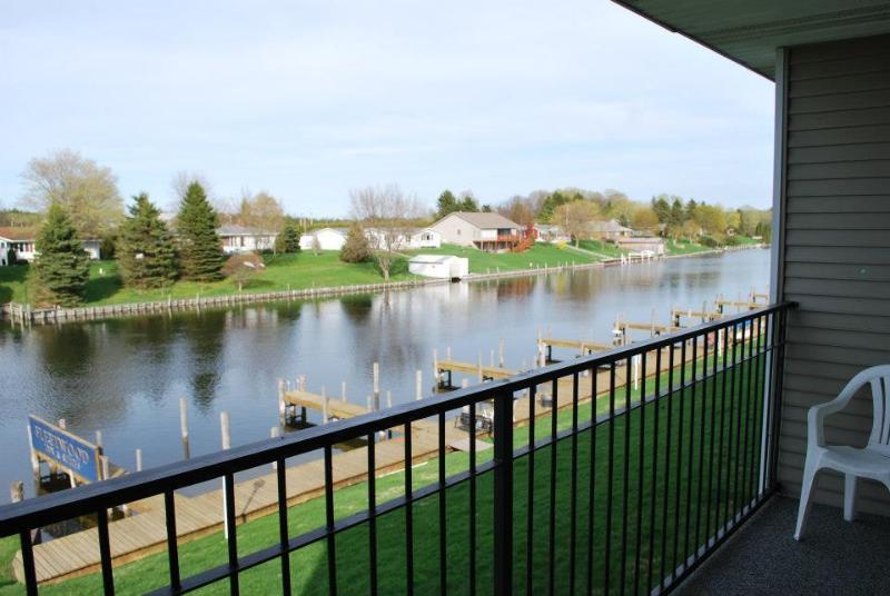 Fleetwood Inn Suites เชบอยกัน ภายนอก รูปภาพ