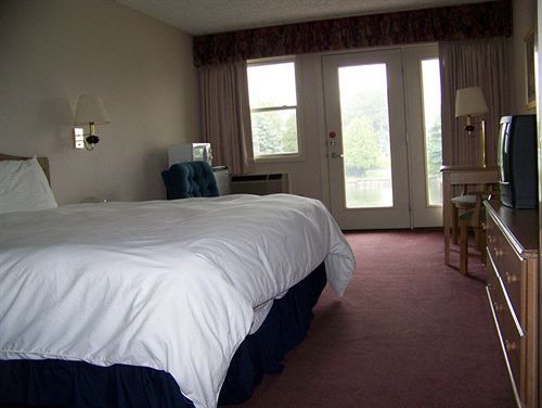 Fleetwood Inn Suites เชบอยกัน ภายนอก รูปภาพ
